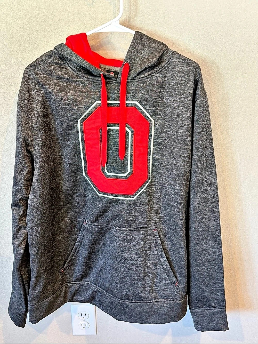 Fanatics Ohio State hoodie Gray Red Size XL Men’s and XXL Women’s.